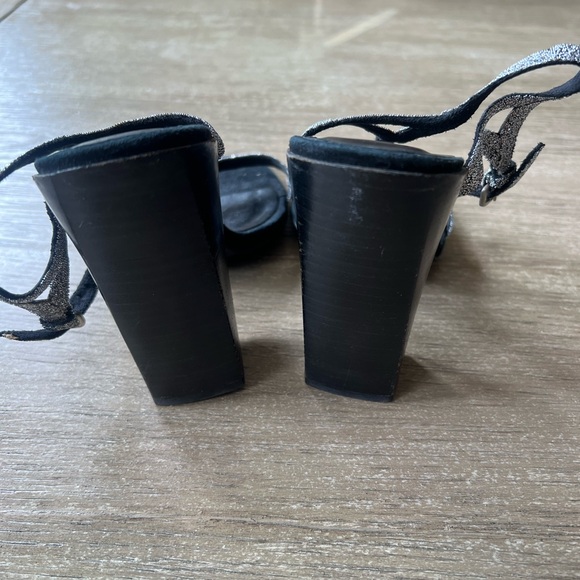 Zara woman’s sliver black stripe heels sandals - Picture 8 of 12